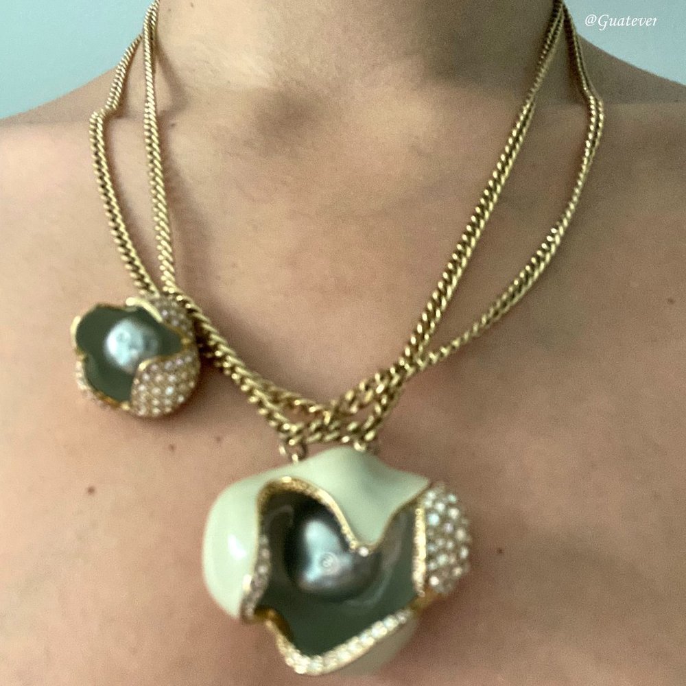 Elegant Swarovski Gold tn Pearl Statement Necklace